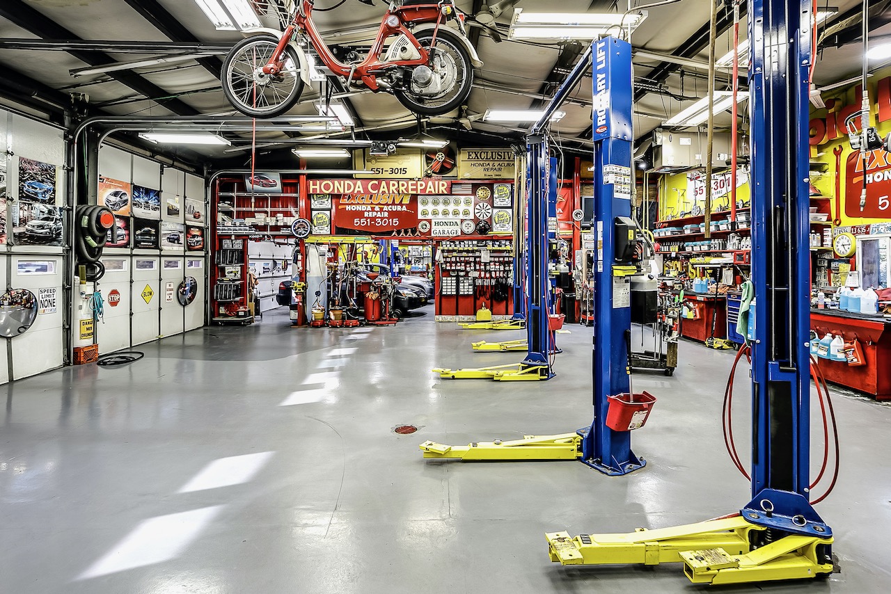 Exclusive East Car Service Bay 2