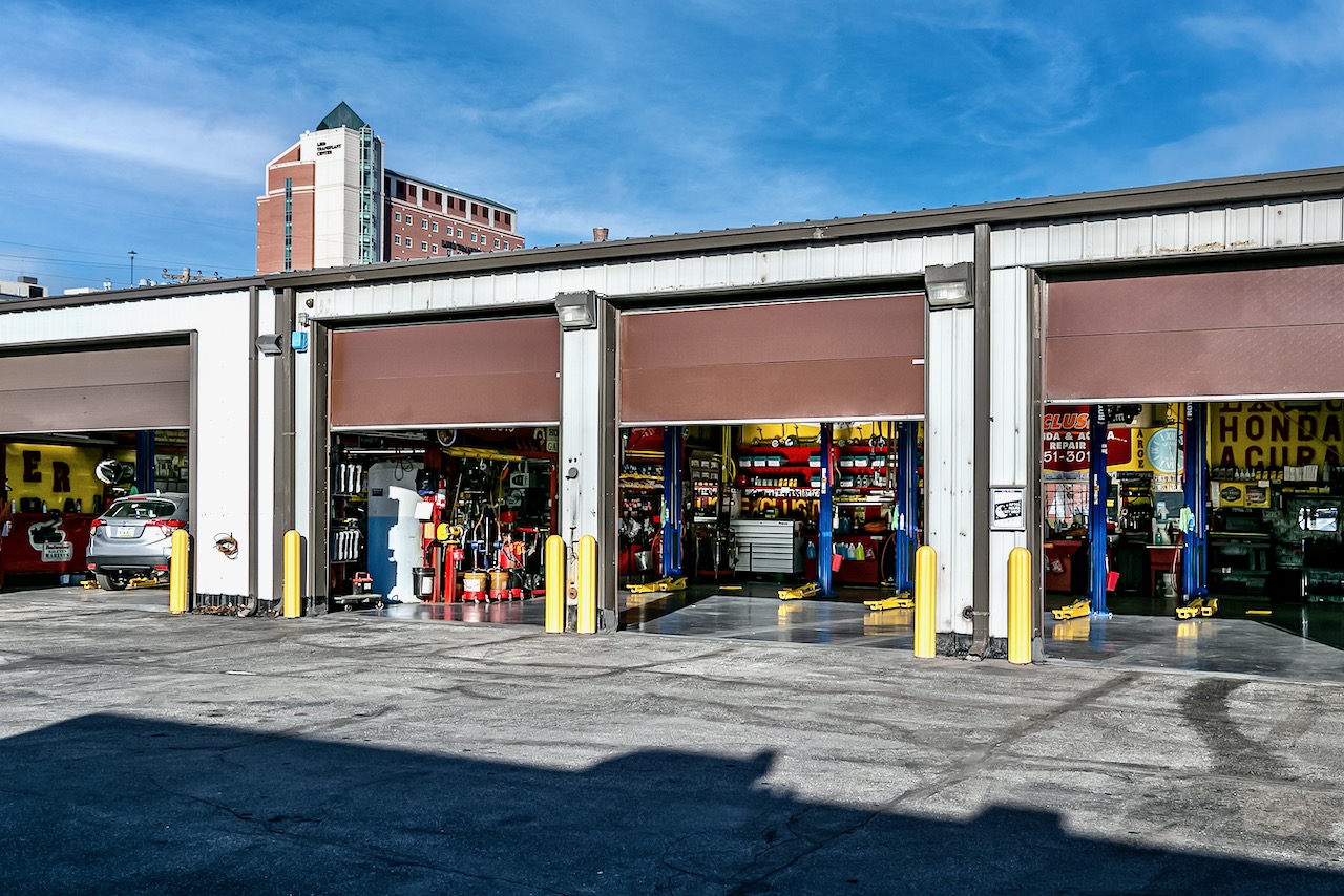 Front service bays of Exclusive Repair East.